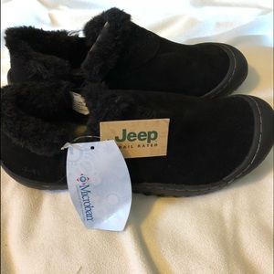 Black Jeep fleece clogs